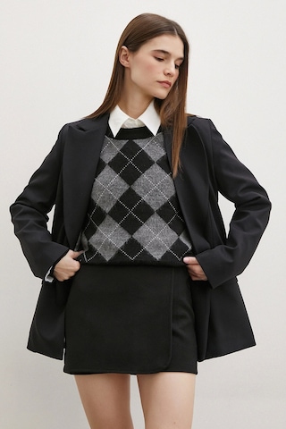 Önü Katlı Kaşe Etek Siyah Siyah