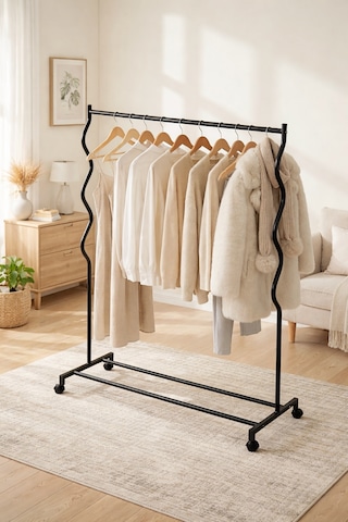 Modern Lüks Desenli Metal Tekerlekli Konfeksiyon Askılığı Kıyafet Askısı Stand Altın