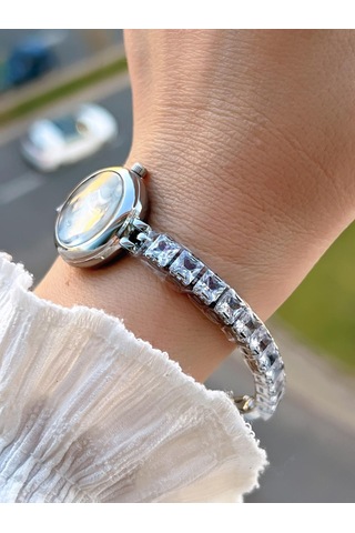 Coliseum Çelik Ve Taşlı Kordon Vintage Seri Küçük Kasa Özel Tasarım Kadın Kol Saati Sp.8933.m6 Gümüş