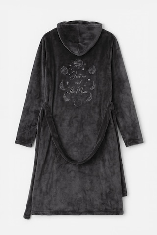 Kadın Kapüşonlu Yumuşak Kadife Dokulu Sabahlık Gri