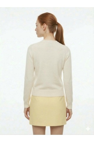 Kadın Acı Kahve Slim Fit Dar Kesim Düğmeli Bisiklet Yaka Triko Hırka Ekru