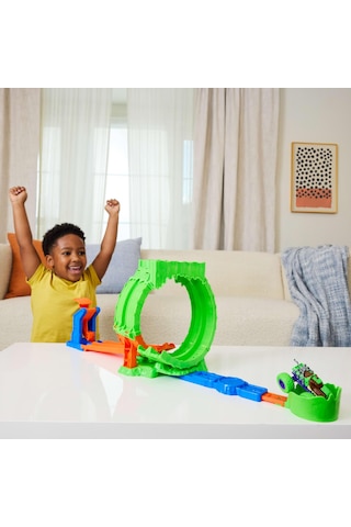Hot Wheels Monster Trucks Mutant Kaosu Çemberde Yarış Oyun Seti, 1:64 Ölçekli Wreckin' Wolf, 110 Gramlık Slime, 2 Oynama Şekli, Jmk91