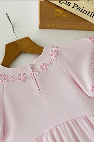 Monila Kız Çocuk Pembe Pamuklu Çiçek Aplikeli Elbise