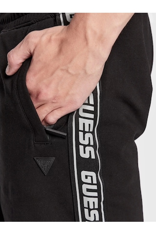 Guess Erkek Logo Şeritli Siyah Şort Siyah