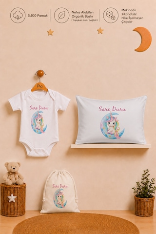 Pia Baby İsimli Kız Bebek Hediye Seti %100 Pamuk Organik Baskılı Body Yastık Kılıfı Ve Ham Bez Bebek Kıyafet Kesesi 1100bykyx Ekru