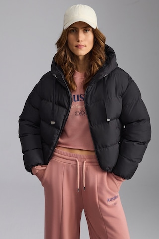 Chantal Kadın Kapüşonlu Kolu Lastikli Rüzgar Geçirmez Çift Cepli Şişme Siyah Mont