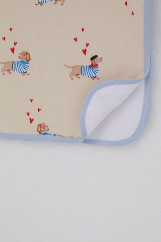 Breeze Yenidoğan Bebek Battaniyesi Mavi Çizgili Köpekçik Desenli Kalp Detaylı Standart , Krem