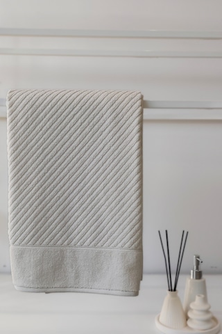 Diyagonal Çizgili Banyo Havlusu 90x150 Cm- %100 Pamuk, Yüksek Su Emici Havlu Krem Krem