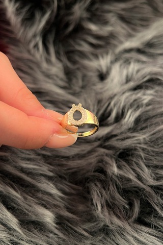 Fiyonk Kuyumculuk 14 Ayar Altın Taşlı Ö Harfli Yüzük 001