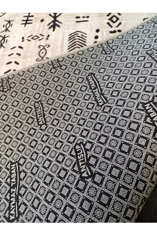 Aslan Home Kilim Desenli Yıkanabilir Kaymaz Taban Dört Mevsimlik Salon, Banyo, Balkon, Genç Odası Kesme Yolluk Bej & Siyah