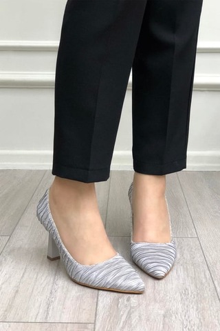 Feles Kırışık Saten Stiletto Kadın Topuklu Ayakkabı GÜMÜŞ