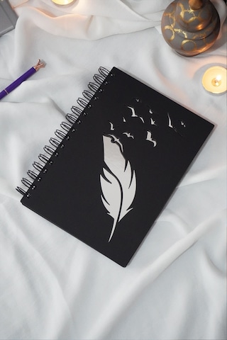 Kuşlu Tüy Tasarım Siyah Ahşap A5 Spiralli Okul Defteri - Çizgisiz Defter - Günlük - A5 Notebook
