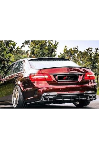 Mercedes W212 Cam Üstü Spoyler Parlak Siyah Boyalı 2009-2016