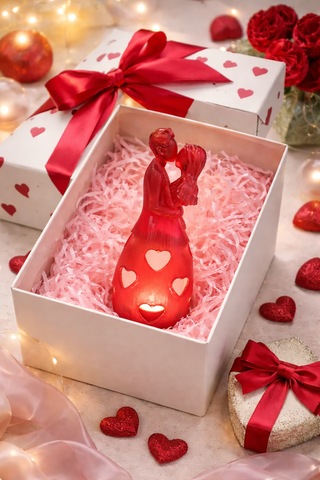 Romantik Çift Figürlü Epoksi Mumluk Kalp Detaylı Dekoratif Mum Lambası & Sevgili Hediyesi Alternatif Başlıklar Kırmızı