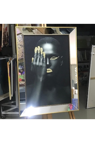 Ayna Çerçeveli Gold Simli Gözünü Kapatan Afrikalı Kadın Kanvas Ta