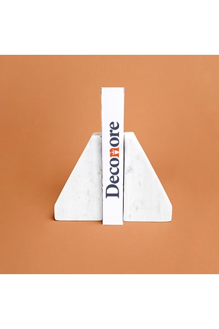 Tria Kitap Tutacağı