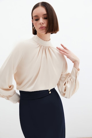 Sateen Yaka Detaylı Saten Bluz - Bej-130534 Bej