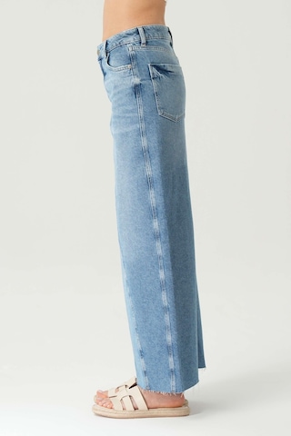 Renk Bloklu Yüksek Bel Patı Fermuarlı Yırtmaçlı Etek Ucu Kesikli Maxi Jean Etek C 4532-055 Çok Renkli