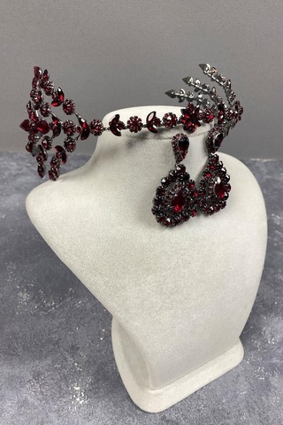 FdayAksesuar Aksesuar Gelin Tacı Seti Bordo Çift Taraflı Selen Model Kına Gelin Tacı Ve Damla Taşlı Küpe Takımı FRDY31674