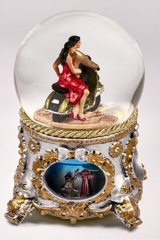 Kar Küresi Antik Klasik Büyük 120 Mm El Boyaması,müzikli Kendinden Üflemeli, Vespalı Sevgili Çift