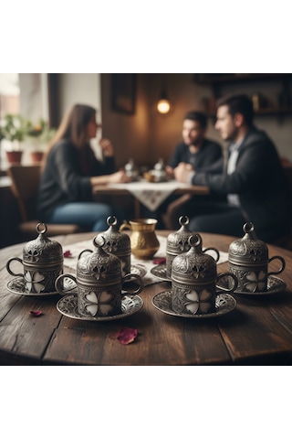 Yonca Desenli 6 Kişilik Porselenli Kapaklı 24 Parça Kalay Renk Fincan Seti Gri