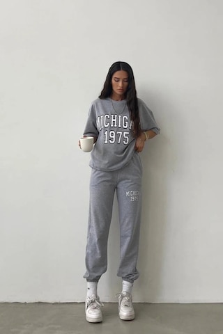 T-shirt Eşofman Altı Jogger- Gri Baskılı Alt Üst Eşofman Takımı Oversize Bisiklet Yaka Gri