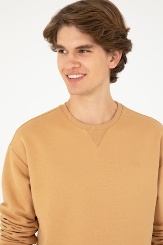 U.S. Polo Assn. Erkek Bisiklet Yaka Camel Basic Şardonlu Sweatshirt 50295148-VR015