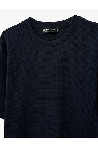 Koton Kısa Kollu Dokulu Bisiklet Yaka Pamuklu Slim Fit Tişört Lacivert 6sam10281mk Lacivert