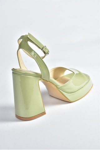Fox Shoes Yeşil Rugan Kalın Platform Topuklu Kadın Ayakkabı M5703