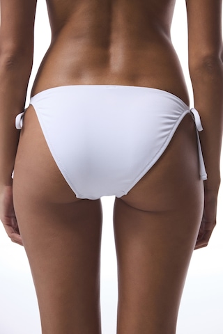 Penti Beyaz Nakışlı Bikini Altı