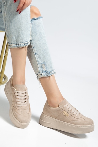Bahrina Kadın Beyaz Cilt Kalın Taban Tokalı Sneaker Bej Süet