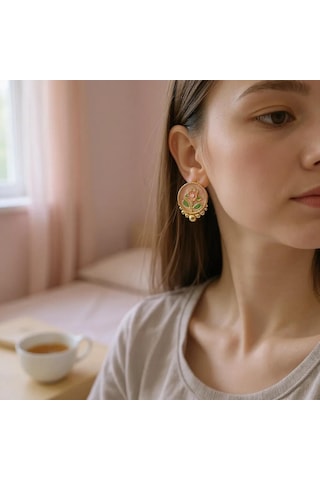 Çiçek Tasarımlı Küpe Çok Renkli