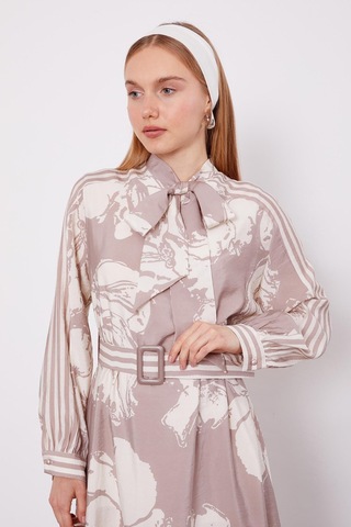 Lale Butik Yakası Bağlama Detay Çiçek Desen Kemerli Elbise 330274 Vizon