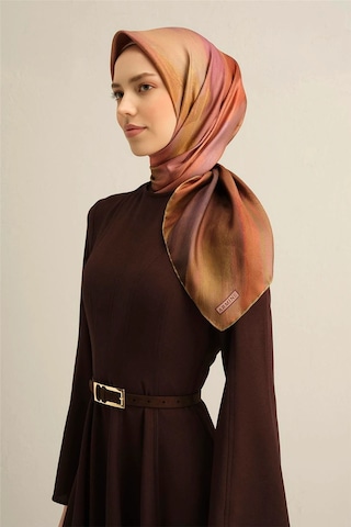 2025 İlkbahar - Yaz - Dj Saf İpek Eşarp Sura -9308d01 - 90 X 90 / Taba - Yeşil 07 Taba - Yeşil 07