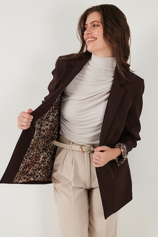 Lela Standart Fit Mono Yaka Desenli Astar Detaylı Blazer Bayan Ceket 6524003 Kahve