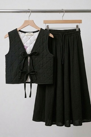 Angel&co. Girls Clothing Siyah Kız Çocuk Müslin Kapitone Yelek Etek 2'li Takım Siyah Siyah