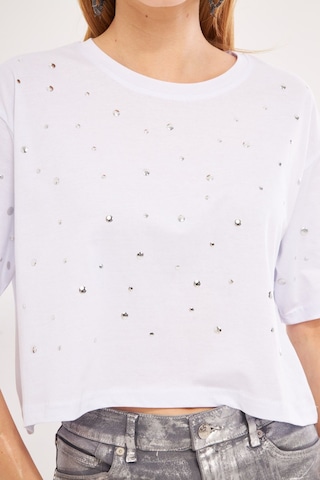 Armonika Kadın Beyaz Öv Ve Kolları Zımbalı Oversize Crop T-shirt Arm-24y024015