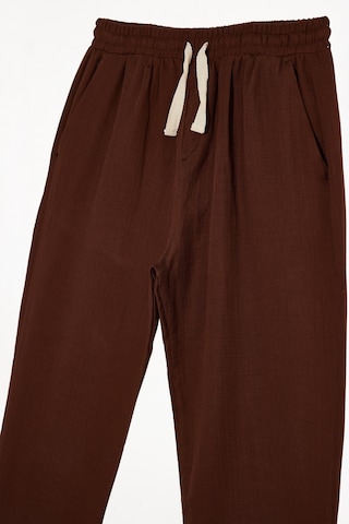 Tudors Erkek Baggy Fit Geniş Kesim %100 Pamuk Beli Lastikli Yandan Cepli Müslin Kahverengi Düz Pantolon-46260 Kahverengi