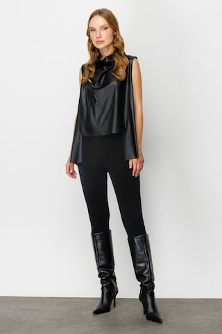 On Dik Yaka Siyah Kadın Süveter 23224311 001