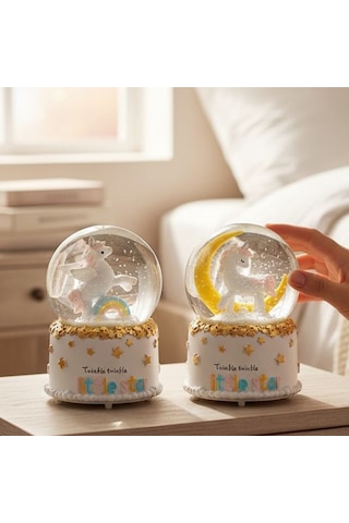 Unicorn Dönen Büyük Boy Püskürmeli Işıklı Müzikli Kar Küresi