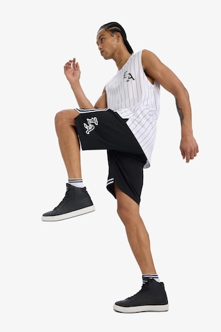 Defacto Hızlı Kuruyan Standart Fit Sporcu Kısa Paça Ağır Kumaş Şort C1840AX24SM Siyah