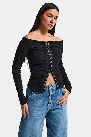 Itsbasic Kadın Siyah W5 Agraf Detaylı Omzu Açık Özel Tasarım Crop Top