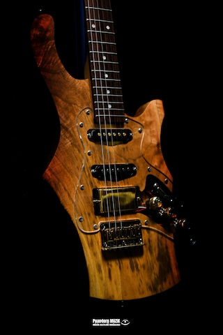 Elektro Gitar Gold3 Custom Epoksi & Yıllanmış Ağaç Kişiye Özel Ceviz - Şeffaf
