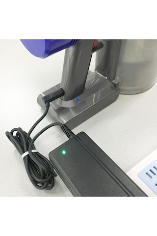 Shineyee V6 V7 V8 Süpürgeye Uygun 26.1v 780ma 1.8m Kablolu Abs Materyalli Siyah Avrupa Tipi Değişim Şarj Cihazı