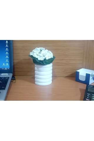 Vazo Dahil, Vazoda Çiçek, Beyaz Yapay Çiçek, Dekoratif Oval Çizgili Vazo 9x6x16cm Genel