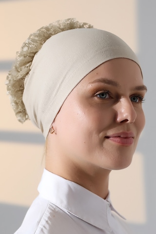 Kadın Fırfırlı Güpürlü Tesettür Topuz Bone - Krem Krem