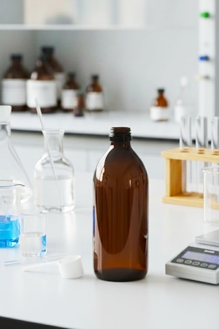 Afracam Yuvarlak Amber 200 Ml Siyah Kapaklı Cam Şişe 12 Adet