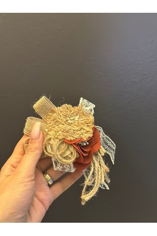 Çiçekli Tasarım Broş Yaka İğnesi G,y,m Aksesuarı 9 x 6 CM Renkli