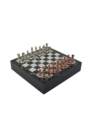 Gifthome Orta Boy Antik Metal Klasik Satranç Takımı Ve Mermer Desenli Sandıklı Mdf Tahtası 30x30x6 Cm.
