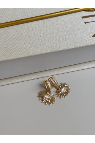 Altın Kaplama Güneş Figürlü Taş Detaylı Küpe Işıltılı Ve Zarif Tasarım Altın